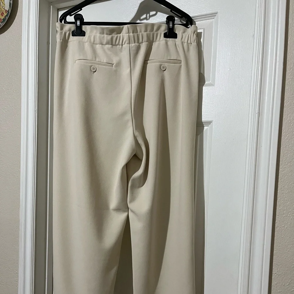 NWT DKNY cream color pants - Picture 2 of 3